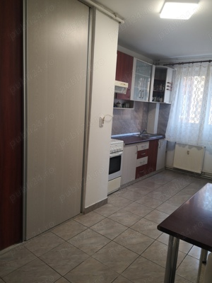 Închiriez apartament cu 3 camere 170 lei pe noapte, zona centrala - imagine 8