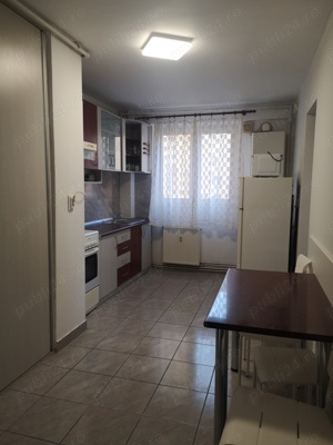 Închiriez apartament cu 3 camere 170 lei pe noapte, zona centrala - imagine 5