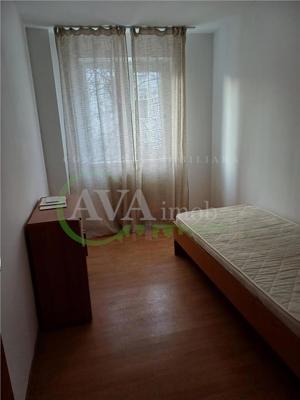 Apartament 3 camere, etaj 1, zona Piata Sud - imagine 5