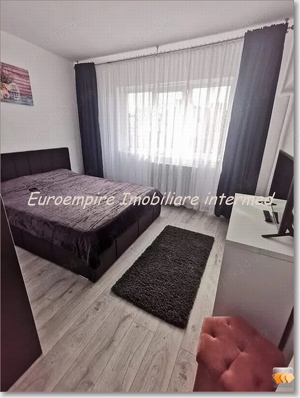 Apartament 3 camere de vanzare zona Dacia - imagine 2