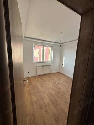 Apt 3 camere de vânzare renovat complet..