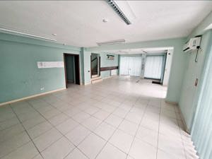 Inchiriere Vanzare - Spatiu comercial - 650 mp - Central, Onesti - imagine 3