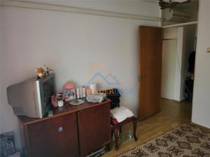 Apartament 3 camere etaj 4 Petre Ispirescu str Dunavat - imagine 4