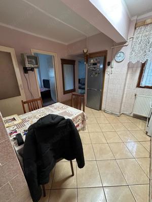 Vând apartament 3 camere Micro 16 etj.1 decomandat  - imagine 7