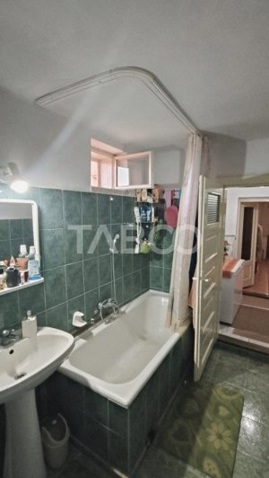 Casa cu 3 camere si 577 mp de teren de vanzare in Petresti judet Alba - imagine 12