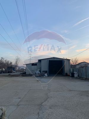 Spațiu industrial de 250mp de vânzare în zona Cernele