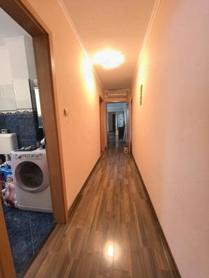 Închiriez apartament 