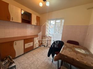 Apartament 3 camere , spatios, centrala proprie ,zona Soarelui. - imagine 2