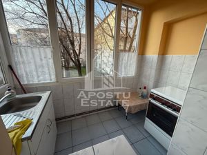 Apartament 3 camere , spatios, centrala proprie ,zona Soarelui. - imagine 3