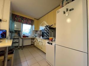 Apartament cu 3 camere, decomandat, 2 bai, 2 balcoane,zona Dambovita