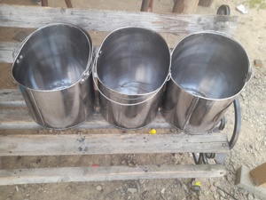 vând galeti de muls  De 10 litri  de 12 litri  de 15 litri  de 20 litri  ceinta pentru  brânză  de 1 - imagine 2