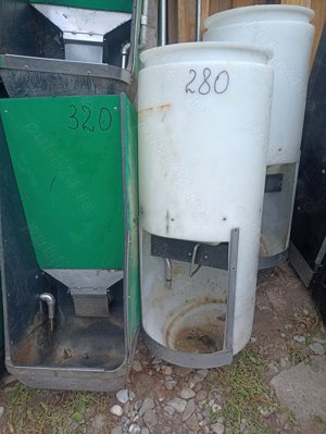 hranitori pentru porci 