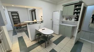 PROPRIETAR VAND Apartament 3 Camere, Zona Modern - imagine 8