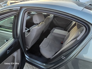 Volkswagen Passat 1.6 Sportline - imagine 19
