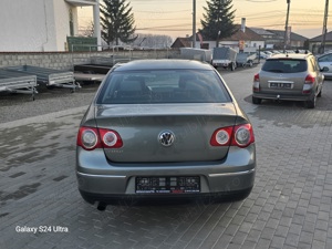 Volkswagen Passat 1.6 Sportline - imagine 16