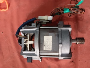 motor u0z 112 g 70 084159 de pe masina de spalat Aeg lavamat 64730 - imagine 4