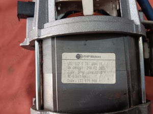 motor u0z 112 g 70 084159 de pe masina de spalat Aeg lavamat 64730 - imagine 5