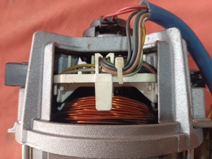 motor u0z 112 g 70 084159 de pe masina de spalat Aeg lavamat 64730 - imagine 2