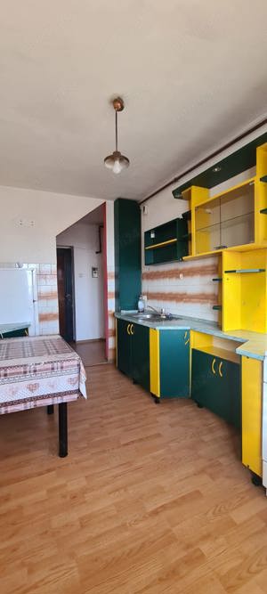 Proprietar vand apartament 2 camere la Z28, etaj 6 pe principala, vizavi de Kaufland, cu centrala - imagine 5