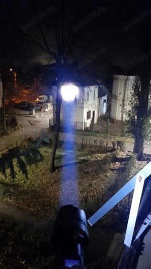 Lanterne led tip laser alb puternice acumulator 18650 afisaj zoom raza 600metri ,noi sigilate - imagine 3