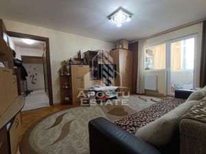 Apartament 3 camere, centrala proprie, balcon inchis, etaj 3,Dambovita - imagine 4