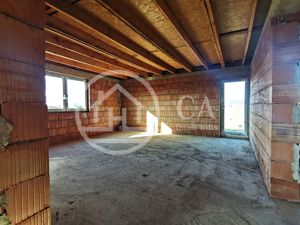 Casa la rosu de vanzare  cu 4 camere in Osorhei, Bihor - imagine 5