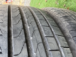Vand set 4 anvelope vara 2buc 255/50/19 si 2buc 235/55/19 -Pirelli Scorpion Verde - SUV - stare buna