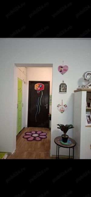 Vand apartament cu doua camere