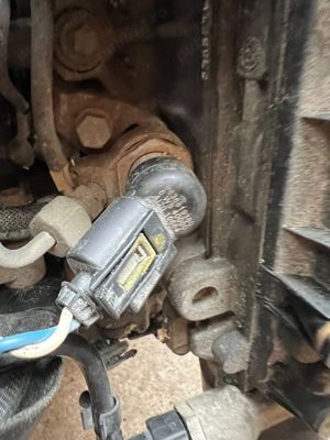 Vand set injectoare Peugeot 2.0 hdi 136 cp + orice piesa - imagine 2