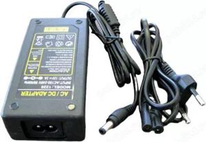 Alimentator universal AC DC model JCY-12100, 12V 10A