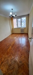 Vând apartament în Oradea  4 camere,  etajul 2  (Cantemir)    - imagine 2