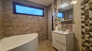 Vila spatioasa zona Megaimage  Tunari - imagine 8