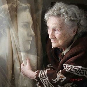 Îngrijire bătrâni - imagine 2