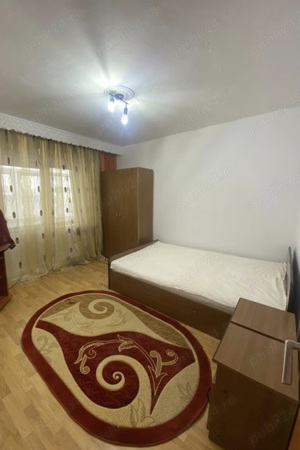 Închiriez apartament strada Revoluției - imagine 2