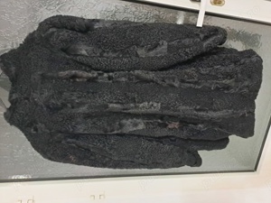 Haina blana Astrahan  în stare foarte bună.