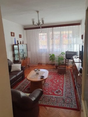 Apartament cu 3 camere, 62 mp, zona Centru