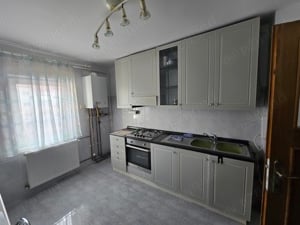 Apartament de inchiriat 3 camere decomandat zona Mircea cel batran