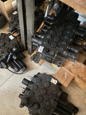 De vanzare distribuitor JCB 3CX 4CX - imagine 2