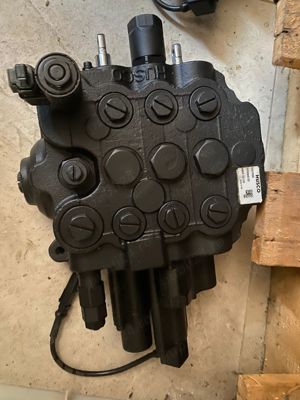 De vanzare distribuitor JCB 3CX 4CX - imagine 3