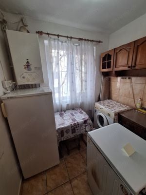 180 euro!!! Apartament cu 1 camera Et 1 cu centrala proprie - imagine 2