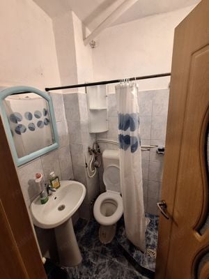 180 euro!!! Apartament cu 1 camera Et 1 cu centrala proprie - imagine 5