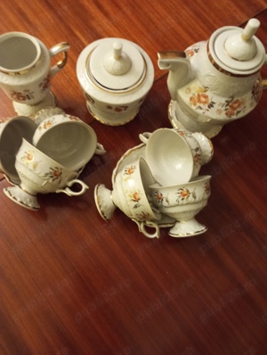 serviciul de cafea sau ceai de fructe 