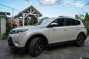 Toyota Rav-4 din 2015, Withe Edition cu interior piele - imagine 2