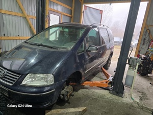 Dezmembrarea Volkswagen Sharan 2.0 TDI motor tip BRT 140 cp