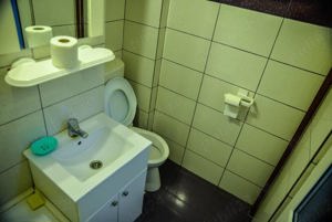 Regim hotelier Ciresica, bloc stradal - imagine 9 Regim hotelier Ciresica, bloc stradal - imagine 9