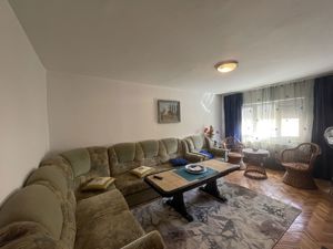 NOU | Apartament spațios 3 camere - Soarelui DECOMANDAT - RENOVAT - imagine 3