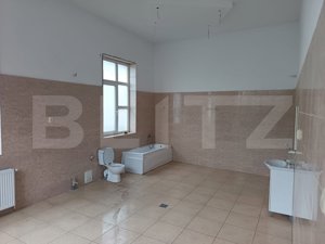 Casa cu 4 camere, 191 mp, zona Centrala, 0% Comision  - imagine 9