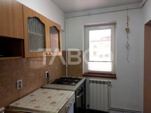 Apartament 3 camere decomandate 45 mpu balcon mobilat utilat Cisnadie - imagine 13