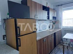 Apartament 3 camere decomandate 45 mpu balcon mobilat utilat Cisnadie - imagine 14