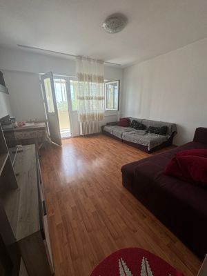 Apartament 2 camere decomandat  Luica balcon 53mp renovat - imagine 3